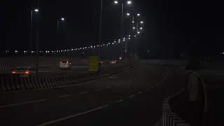 दिल्ली मुंबई एक्सप्रेसवे की जैतपुर पुश्ता रोड से डीएनडी महरानीबाग आने वाली लेन की गई बंद। जागरण