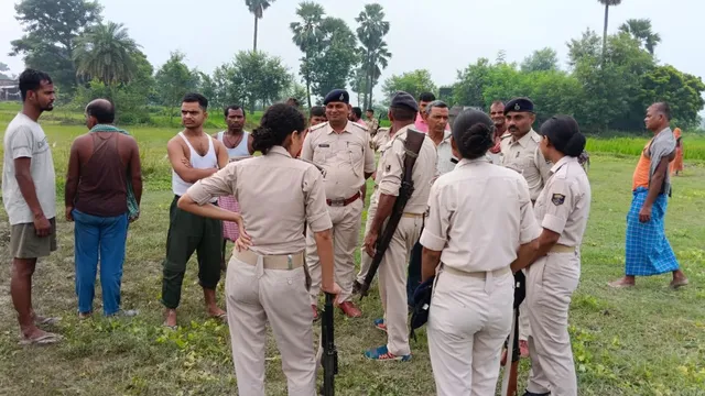 सिवान में युवक की चाकू मारकर हत्या, घर से 100 मीटर दूर स्कूल के पास मिला शव; गांव में मचा हड़कंप . सिवान में युवक की चाकू मारकर हत्या, घर से 100 मीटर दूर स्कूल के पास मिला शव; गांव में मचा हड़कंप .