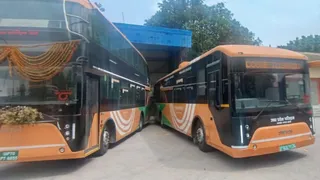 नोएडा में ई बसों का रूट बदलेगा। फोटो: जागरण