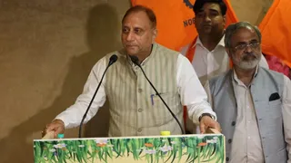 अवैध निर्माण और अधिकारियों की लापरवाही पर एमसीडी का कड़ा रुख, महापौर ने दिए सख्त निर्देश।