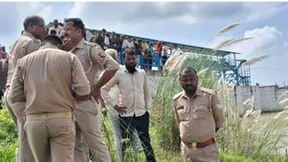 घटनास्थल पर उपस्थित भीड़ एवं पुलिस: सौ. इंटरनेट मीडिया