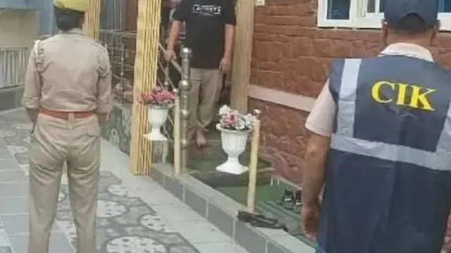 शोपियां और कुलगाम में CIK की बड़ी कार्रवाई, आतंकी मामले में कई ठिकानों पर तलाशी
