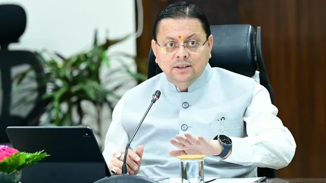 सीएम धामी का सख्त निर्देश: उत्तराखंड की सड़कें होंगी गड्ढामुक्त, 15 अक्टूबर से करेंगे औचक निरीक्षण
