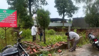 आरक्षित वन क्षेत्र में 15 साल पुराने कब्जे को तोड़कर भूमि पर वन विभाग ने स्वामित्व लिया।