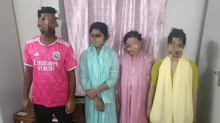 पकड़े गए विदेश नागरिक। (जागरण)