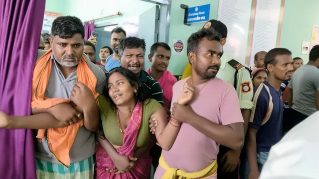 बाढ़ के पानी में डूबने से दो सगे भाइयों की मौत, खगड़िया में नहाने के दौरान हादसा; परिवार को मिले 4-4 लाख के चेक
