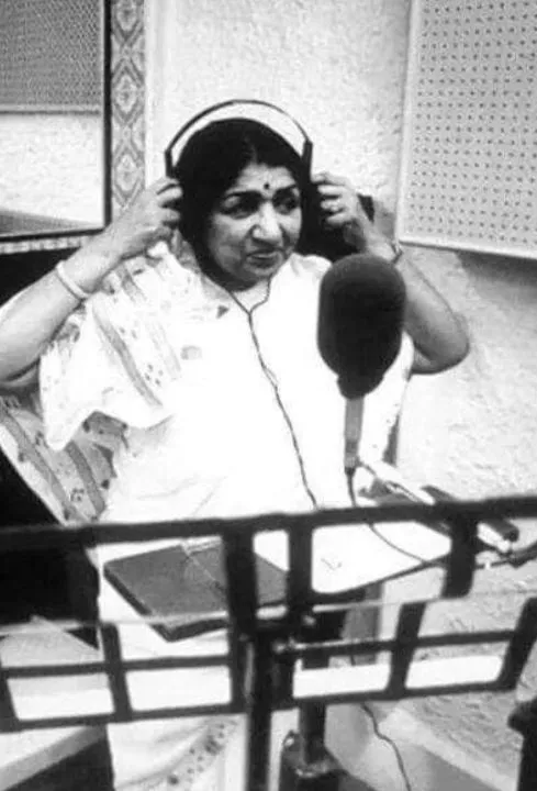 lata mangeshkar song (2)