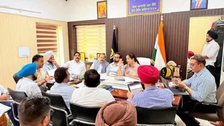 नगर निगम की वित्तीय समिति की बैठक।