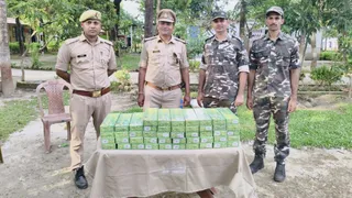नेपाल सीमा पर 470 पीस हुक्का मसाला बरामद।