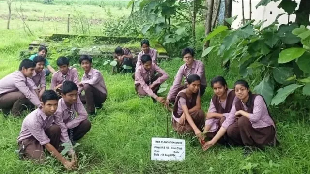 यूपी के 49 पीएमश्री विद्यालयों को भेजे गए 20-20 हजार रुपये, पढ़ाई के साथ बागवानी भी सीखेंगे बच्चे
