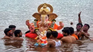 यमुना में मूर्ति विसर्जन पर दिल्ली में सख्ती, उल्लंघन पर 50 हजार का जुर्माना तय।
