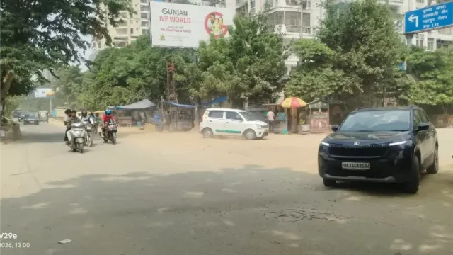 ट्रांस हिंडन में CM ग्रिड योजना के काम से लोग परेशान, उड़ती धूल से सांसों पर आफत; नगर निगम की चेतावनी
