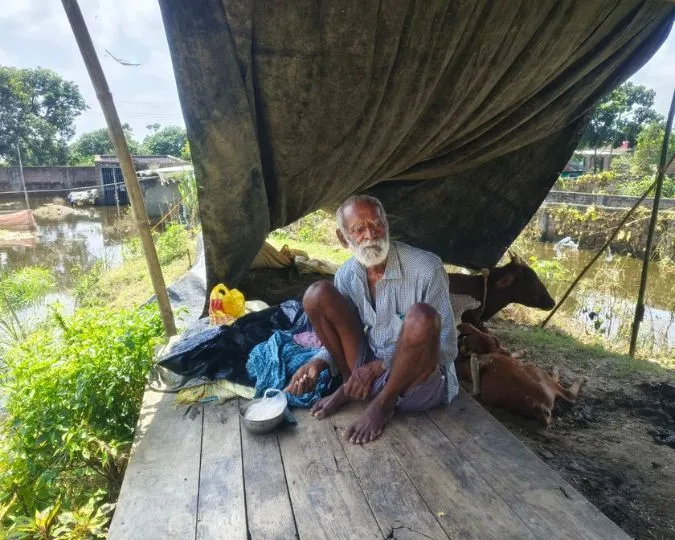 Bhagalpur Flood Victims Face Hunger After Kitchens Close (1)