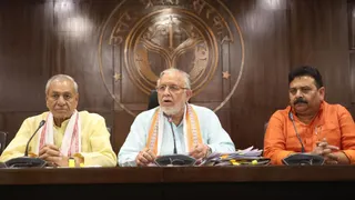 कैबिनेट की बैठक के बाद कैबिनेट ब्रीफिंग की तस्वीरें।