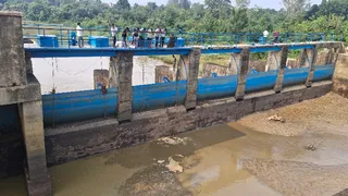 वल्व टूटने से रातोंरात खाली हुआ हेरु डैम, शहर की जलापूर्ति पर संकट।