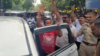 पुलिस ने सनातन प्रहरी समिति से जुड़े लोगों को हिरासत में लिया। (फोटो- जागरण)