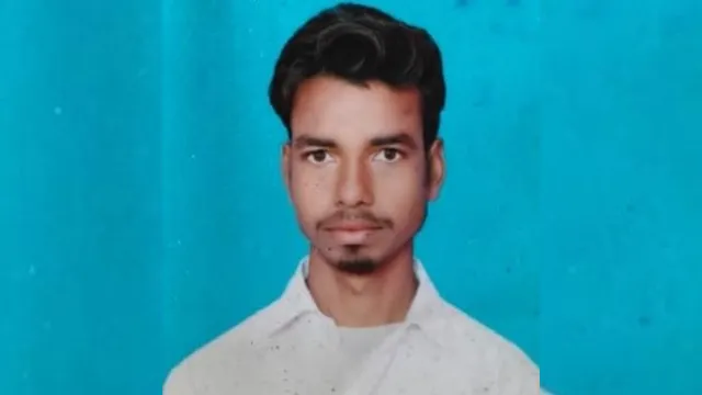 गंगा एक्सप्रेसवे पर भीषण हादसा, टायर फटने से मिनी ट्रक पलटा; युवक की मौत
