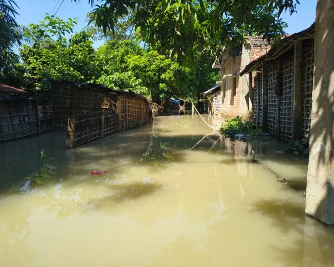 Katihar Flood Crisis Barari Block Submerged Life on Boats (3)