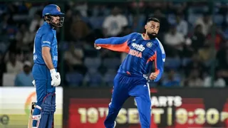 वरुण चक्रवर्ती हुए चोटिल