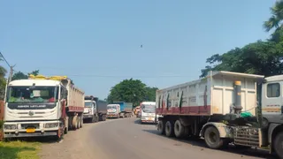 दुमका में अलग-अलग सड़क हादसों में 3 लोगों की मौत