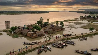 मुंगेर में खतरे के निशान से नीचे उतरी गंगा (एआई जेनरेटेड तस्वीर)