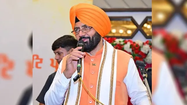 'नकली पगड़ी' पर पंजाब में सियासी संग्राम, CM भगवंत मान के तंज पर भड़के हरियाणा सीएम नायब सैनी
