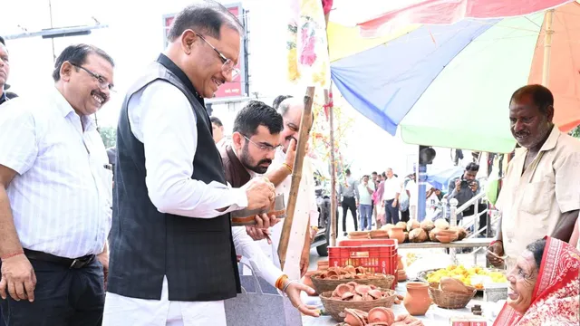 मरीन ड्राइव पर सीएम साय की सादगी, मिट्टी के दीये बेचने वाली मीरा से खरीदा ‘आशीर्वाद का दीया’