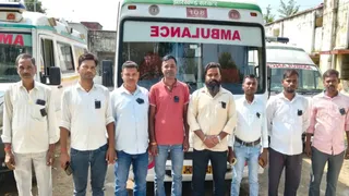 काला बिल्ला लगाकर ड्यूटी कर रहे कर्मचारी, 28 से अनिश्चितकालीन आंदोलन की चेतावनी।
