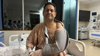 मेदांता अस्पताल में इलाजरत रिटायर्ड ग्रुप कैप्टन अमित कुमार गुप्ता। सौ. इंटरनेट मीडिया