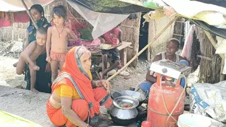 Bhagalpur Flood Water Receding Update: भागलपुर में गंगा-कोसी के जलस्तर में गिरावट, मगर जलजमाव ने बढ़ाई आफत; दियारा और निचले इलाकों में कब सुधरेंगे हालात
