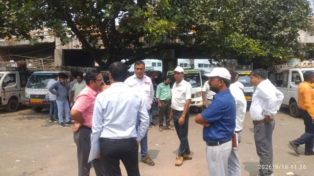 भागलपुर स्टेशन पर 7200 वर्ग फीट में बनेगा होल्डिंग एरिया, 14 करोड़ की लागत से निर्माण, RLDA और सीनियर DCM ने नापी जमीन