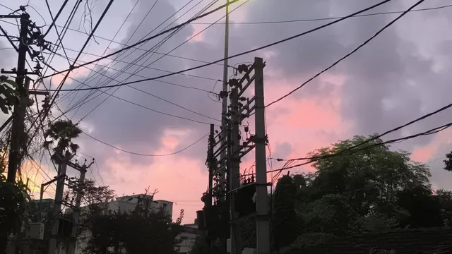 उमस के बीच झमाझम बारिश से बदला मौसम! भागलपुर में आज भी गरज-चमक के साथ बौछारें, दोपहर बाद बढ़ेगी रफ्तार

