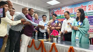 कार्यक्रम का शुभारंभ करतीं डीडीसी, एसडीएम, आईएएस मोनिका श्रीवास्तव व अन्य। जागरण