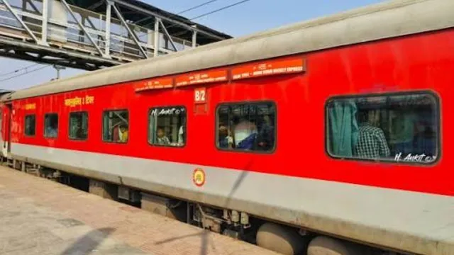 मालदा-आनंद विहार स्पेशल ट्रेन का ऐलान : फरक्का, साहिबगंज, कहलगांव, भागलपुर और पटना होकर चलेगी; UP भी करेगी प्रवेश
