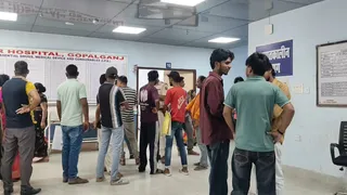 दो बाइक की आमने-सामने की टक्कर में भाई की मौत, बहन समेत तीन जख्मी