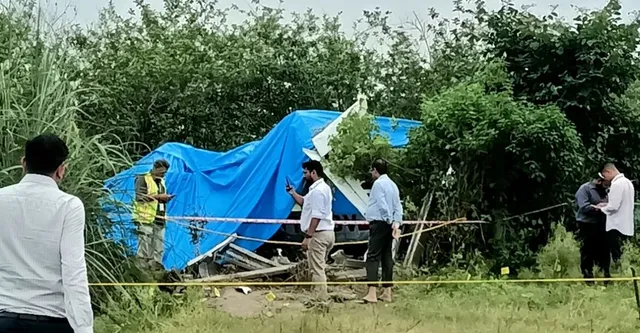 Kanpur Plane Crash: नियम की अनदेखी कर उड़ रहे थे विमान, निलंबित हो सकता है गर्ग एविएशन का लाइसेंस