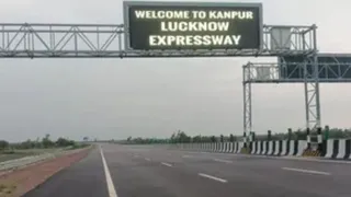 लखनऊ-कानपुर एक्सप्रेसवे बनाने वाली कंपनी पर तीन साल का बैन।
