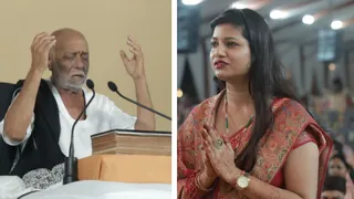 आगरा में श्रीराम कथा सुनाते संत मोरारी बापू और भाव विभोर होकर सुनती महिला श्रद्धालु।