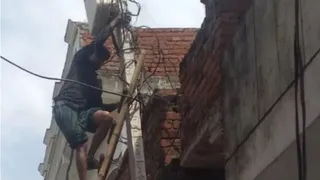 नोएडा में बिजली चोरी का सिंडीकेट पकड़ा गया। फोटो: आका