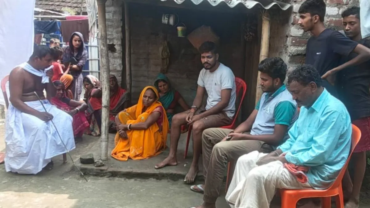 Purnea Father Performs Last Rites for Living Daughter After Love Marriage (1)