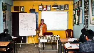 चुटकियों में बच्चों को विज्ञान के रहस्य समझा देती हैं सिक्किम की सुषमा।