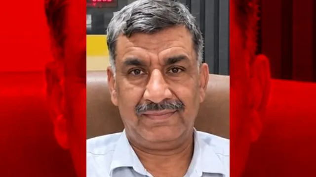 UPI सरचार्ज प्रस्ताव से बिफरे व्यापारी, कहा- मेहनत की पेमेंट पर भी टैक्स, कितना बोझ झेलें
