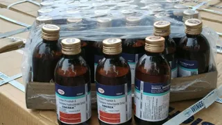 कोडीनयुक्त सीरप।