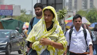 दिल्ली सहित देशभर में इस साल पड़ी भीषण गर्मी।