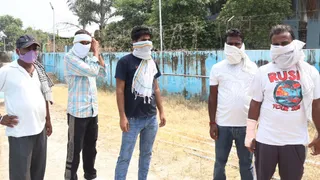 सीवेज ट्रीटमेंट प्लांट के कर्मचारी। जागरण