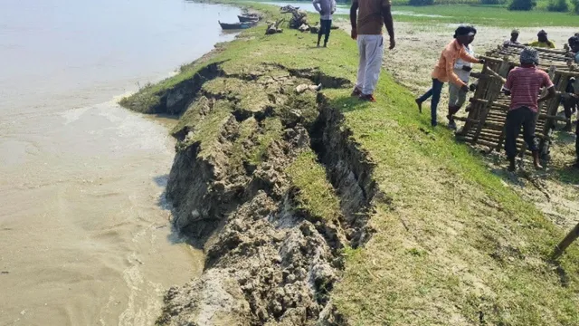 शारदा नदी का कहर: करोड़ों की परियोजना क्षतिग्रस्त, फिर खतरे में आया बंझेड़ा गांव
