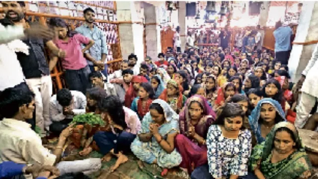 मैनपुरी का बाबा शेगनाथ मंदिर: 45 दिन बाद बनी खीर, भोग लगाकर बांटा प्रसाद; मेले में पहुंचे हजारों श्रद्धालु 
