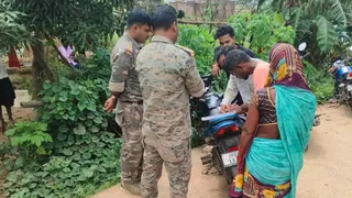 मामले की जांच करती पुलिस