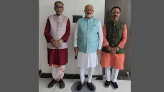 प्रतिमा इन दिनों स्थानीय लोगों और समर्थकों के लिए मुख्य आकर्षण का केंद्र बनी हुई है।