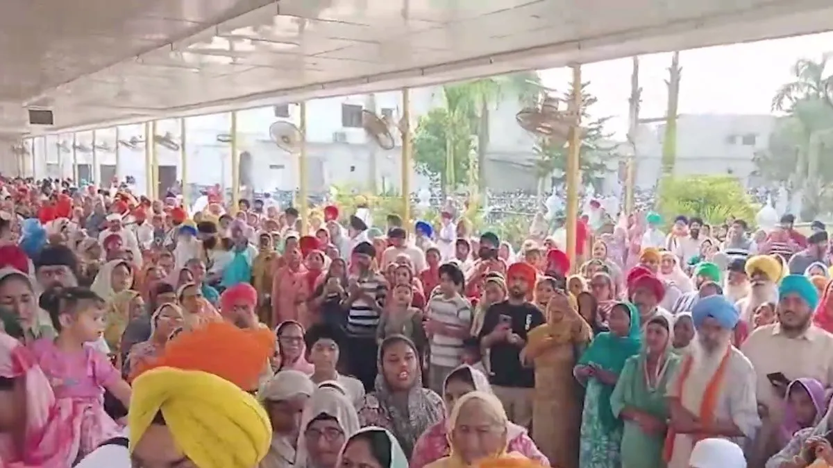 nagar kirtan sangat
